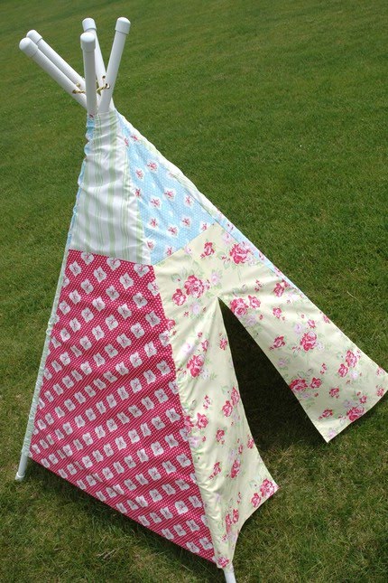 I just love this adorable shabby chic style patchwork tent by Little Birds